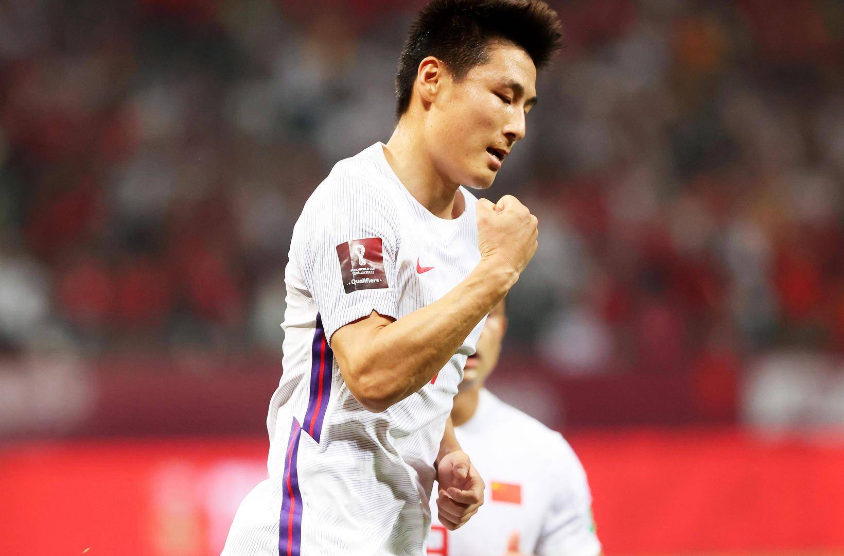 包含瓦伦西亚迎意大利杯关键赛，清晨复出首秀，质疑声仍在，团队化学反应显著的词条