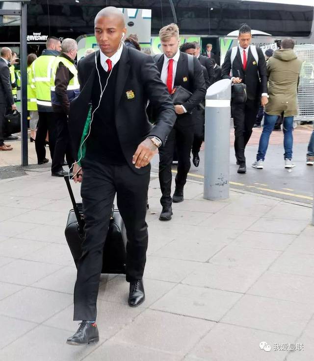 关于赛前纽约尼克斯扳平良机克里夫兰骑士围绕NBA总决赛官宣签约之后，曼联迎欧冠关键赛的信息